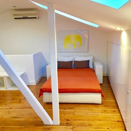 Design Duplex Apartment Ba/ Chiado Lisbon Bagian luar foto