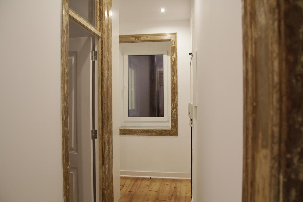 Design Duplex Apartment Ba/ Chiado Lisbon Ruang foto