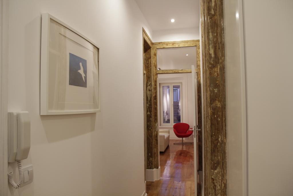Design Duplex Apartment Ba/ Chiado Lisbon Ruang foto