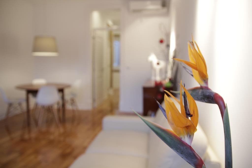 Design Duplex Apartment Ba/ Chiado Lisbon Ruang foto