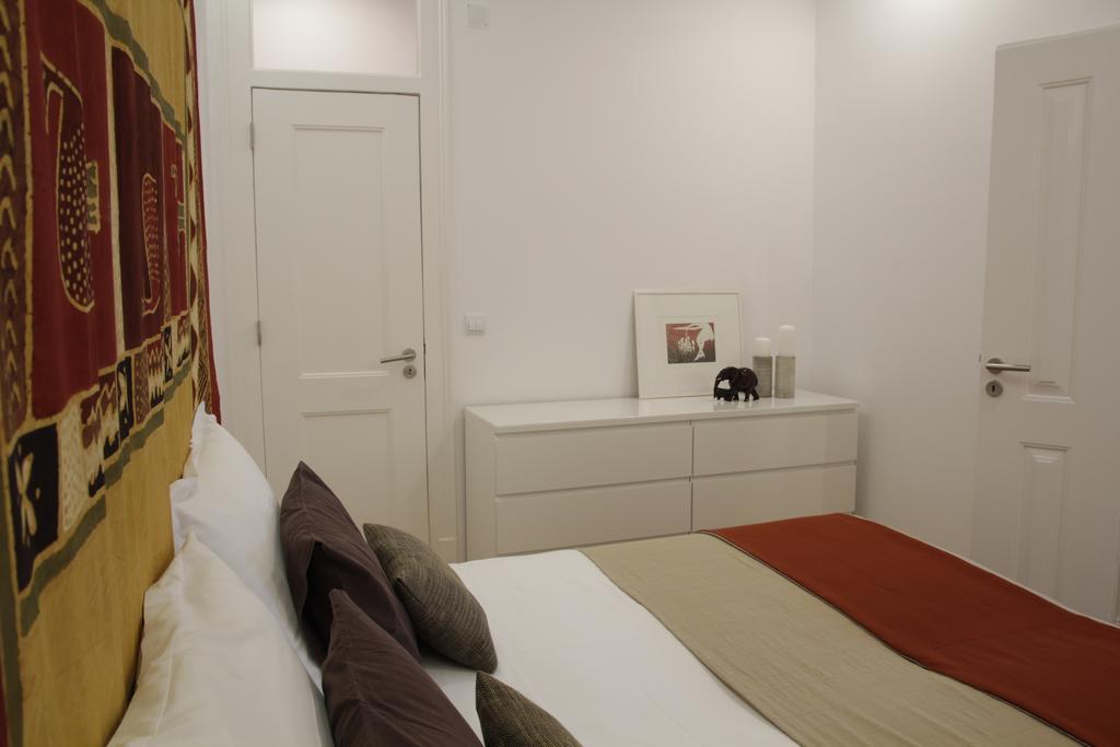 Design Duplex Apartment Ba/ Chiado Lisbon Ruang foto